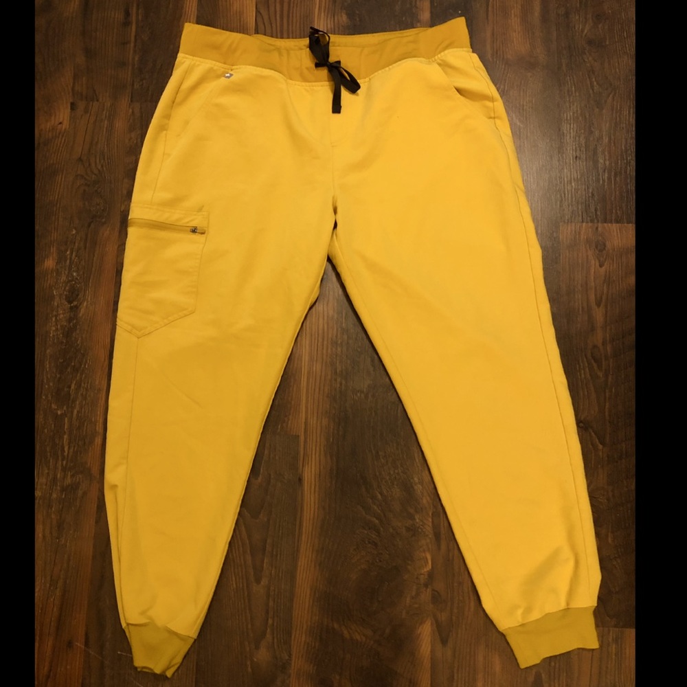 FIGS Light Gold Zamora